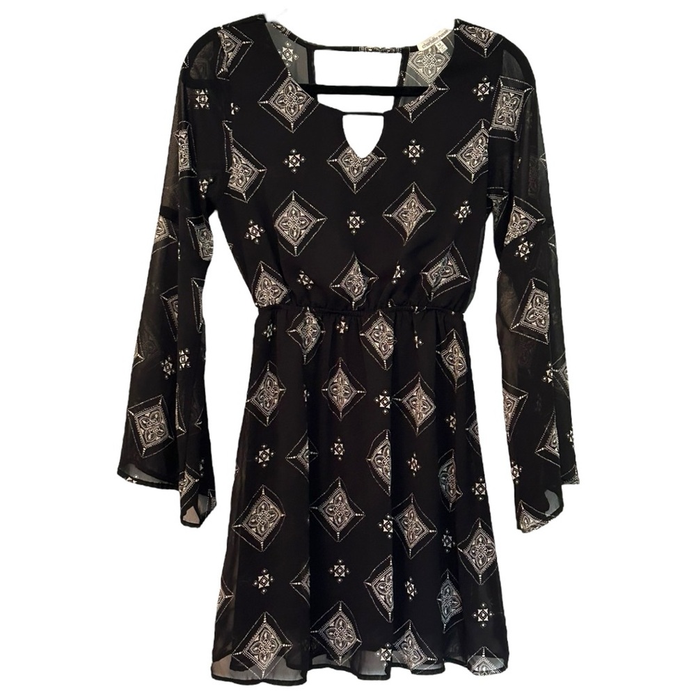 Charlotte‎ Russe Women’s Long Sleeve Black Patterned Mini Dress  Sz M